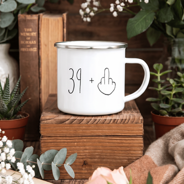 Lustige Emaille Tasse 40 Geburtstag Mittelfinger, Witziges Geschenk 40er Spruch, Personalisierte Retro Kaffeetasse 39+ Becher Büro