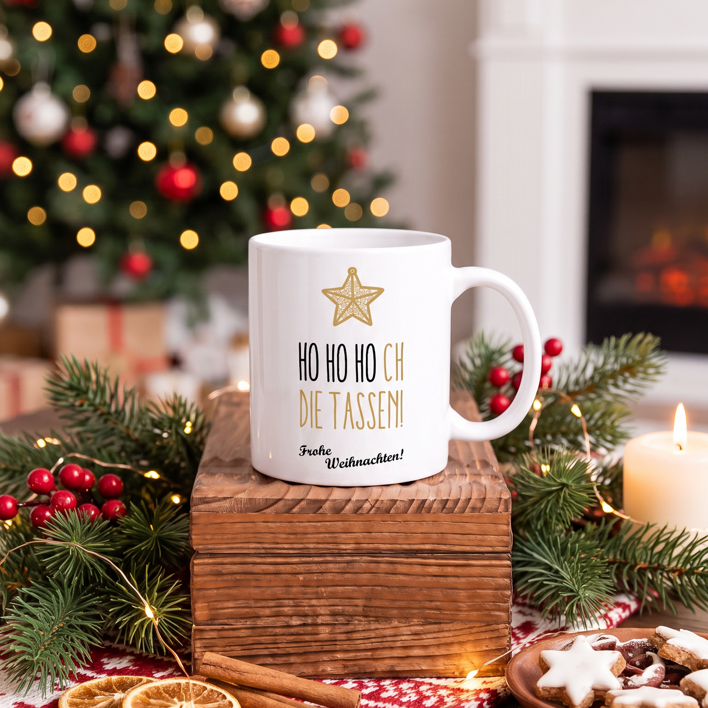 Keramik Tasse Weihnachten „Ho HO HOCH die Tassen“ – Lustige Weihnachtstasse Schrift Schwarz