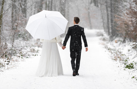 Winterhochzeiten & Motto-Partys – die coolsten Einladungen für die festliche Saison