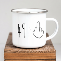 Lustige Emaille Tasse 50 Geburtstag Mittelfinger, Witziges Geschenk 50er Spruch, Personalisierte Retro Kaffeetasse 49+ Becher Büro