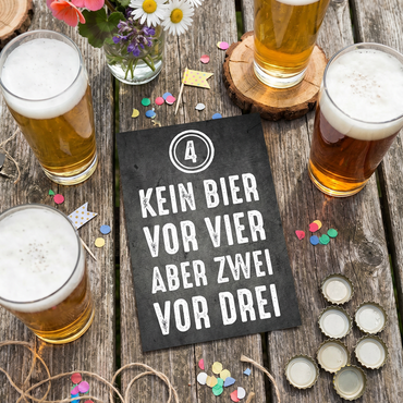 Grußkarte Kein Bier vor Vier – Lustige Geburtstagskarte mit Bier Spruch, DIN A6 Postkarte - Individuelle Einladung