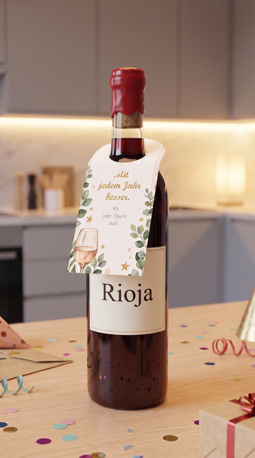 Flaschenanhänger Geburtstag „Mit jedem Jahr besser. Mit jeder Flasche auch.“
