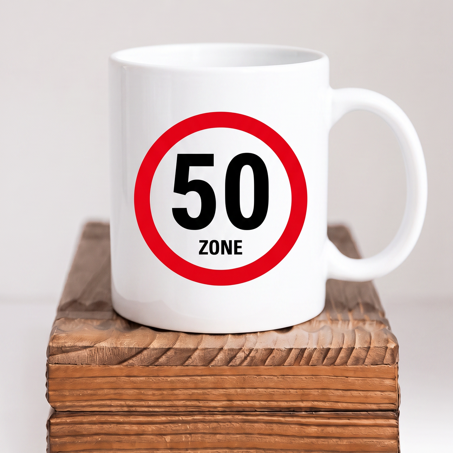 Lustige Keramik Tasse 50 Geburtstag Zone 50 Schild, Witziges Geschenk