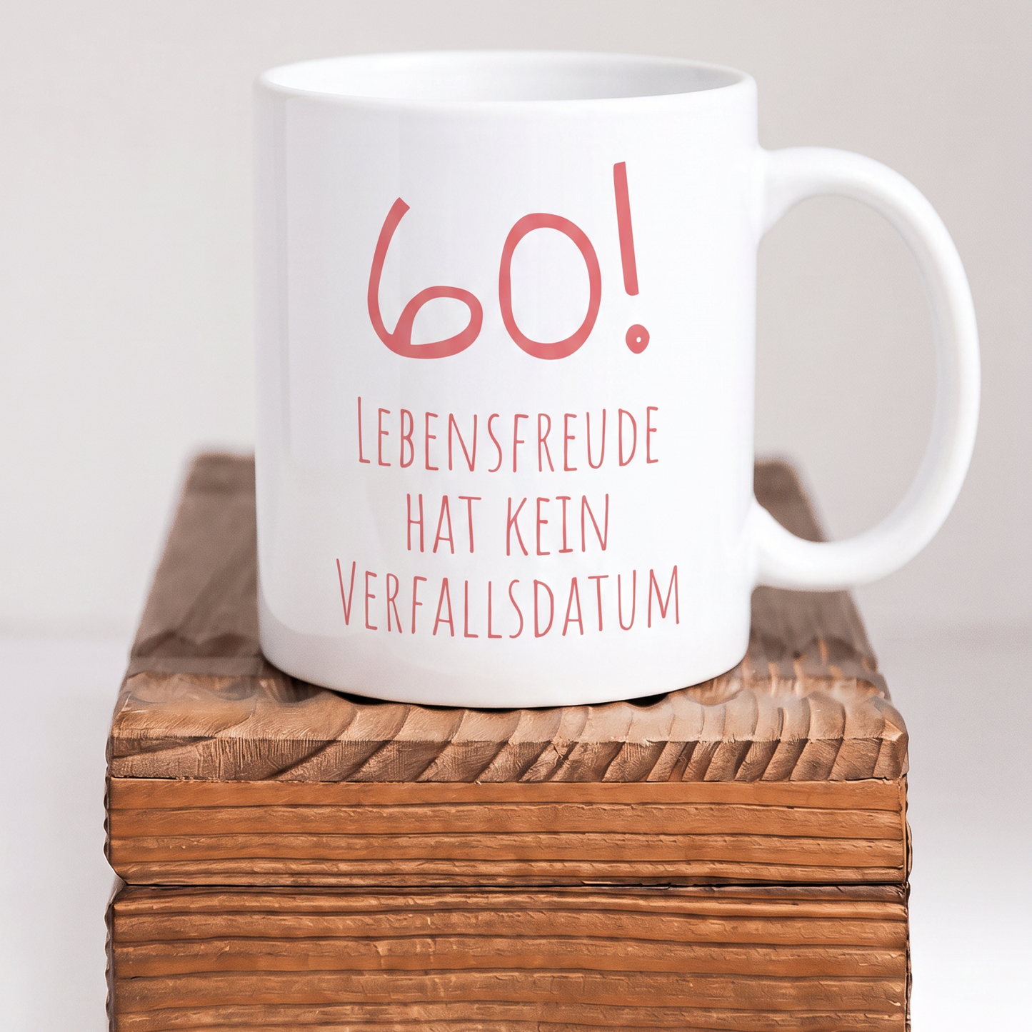 Keramik Geburtstagstasse zum 60. Geburtstag „Lebensfreude hat kein Verfallsdatum“
