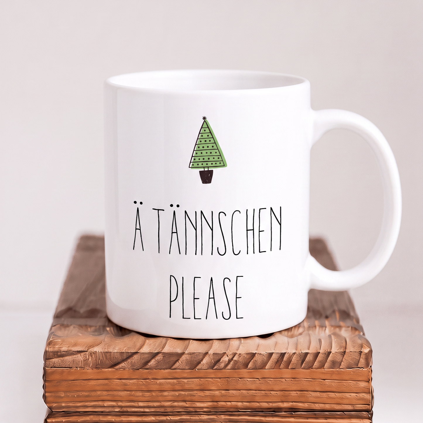 Keramik Tasse Weihnachten „Ä Tännschen please“ – Lustige Weihnachtstasse