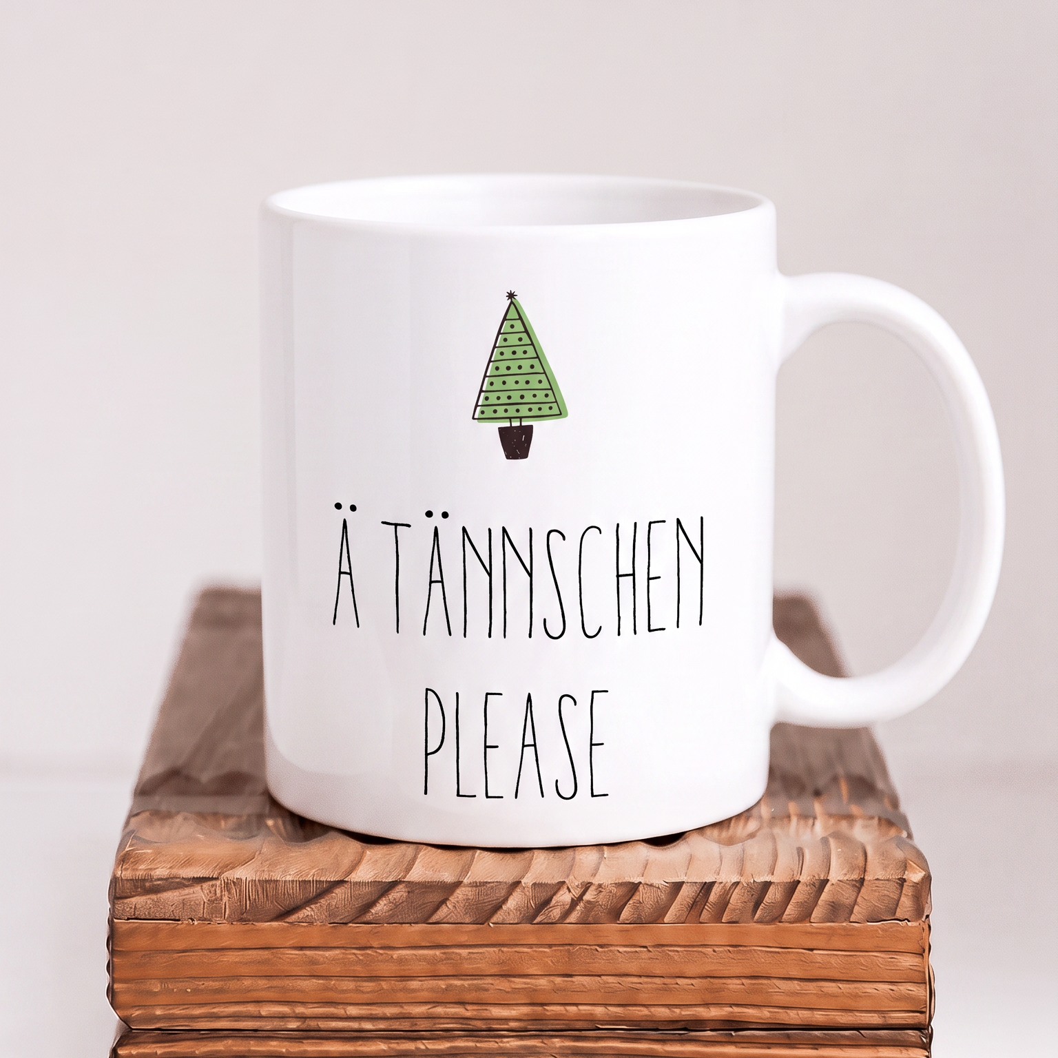 Keramik Tasse Weihnachten „Ä Tännschen please“ – Lustige Weihnachtstasse
