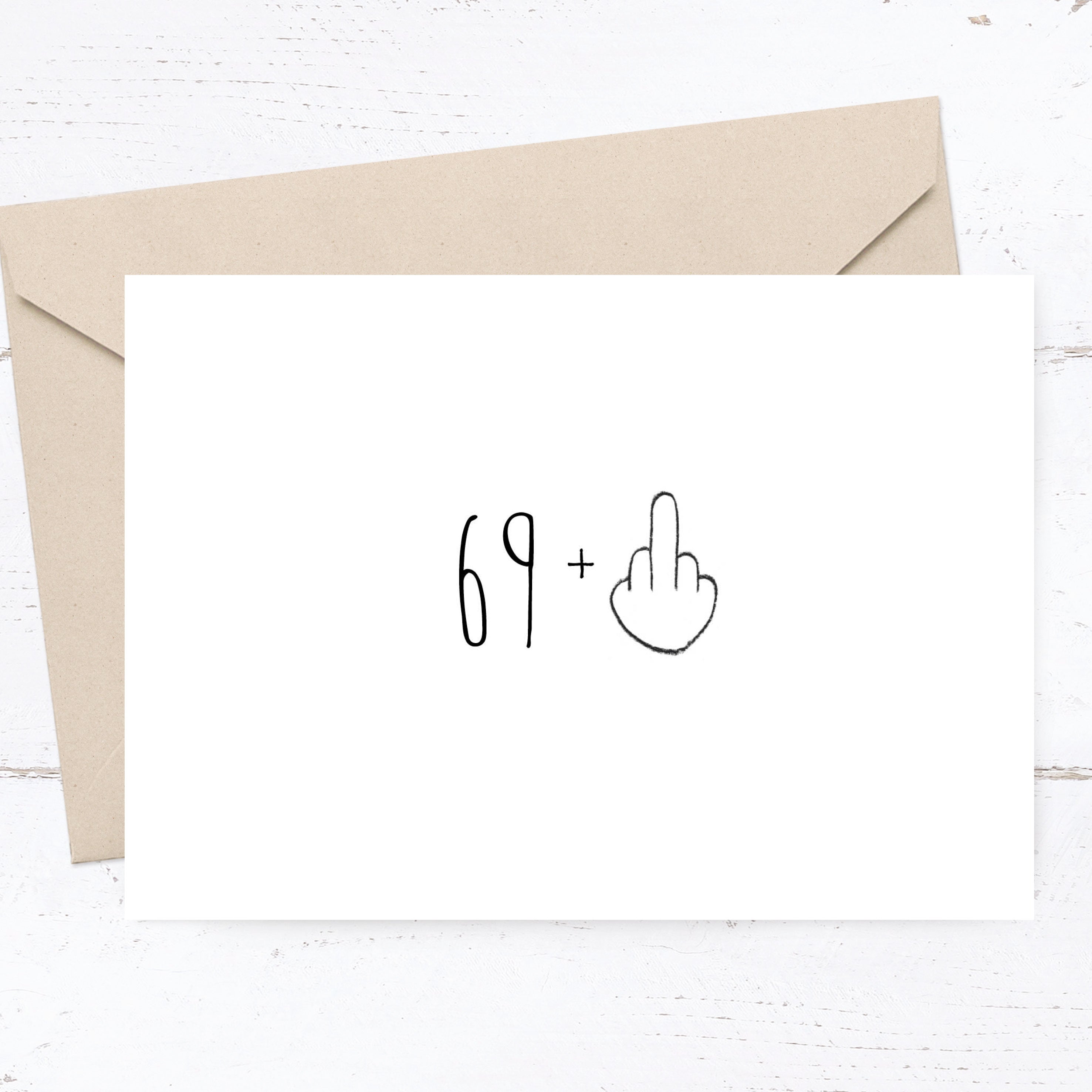 Einladung zum 70. Geburtstag: 69+ Mittelfinger – jung genug zum Feiern! - Individuelle Einladung