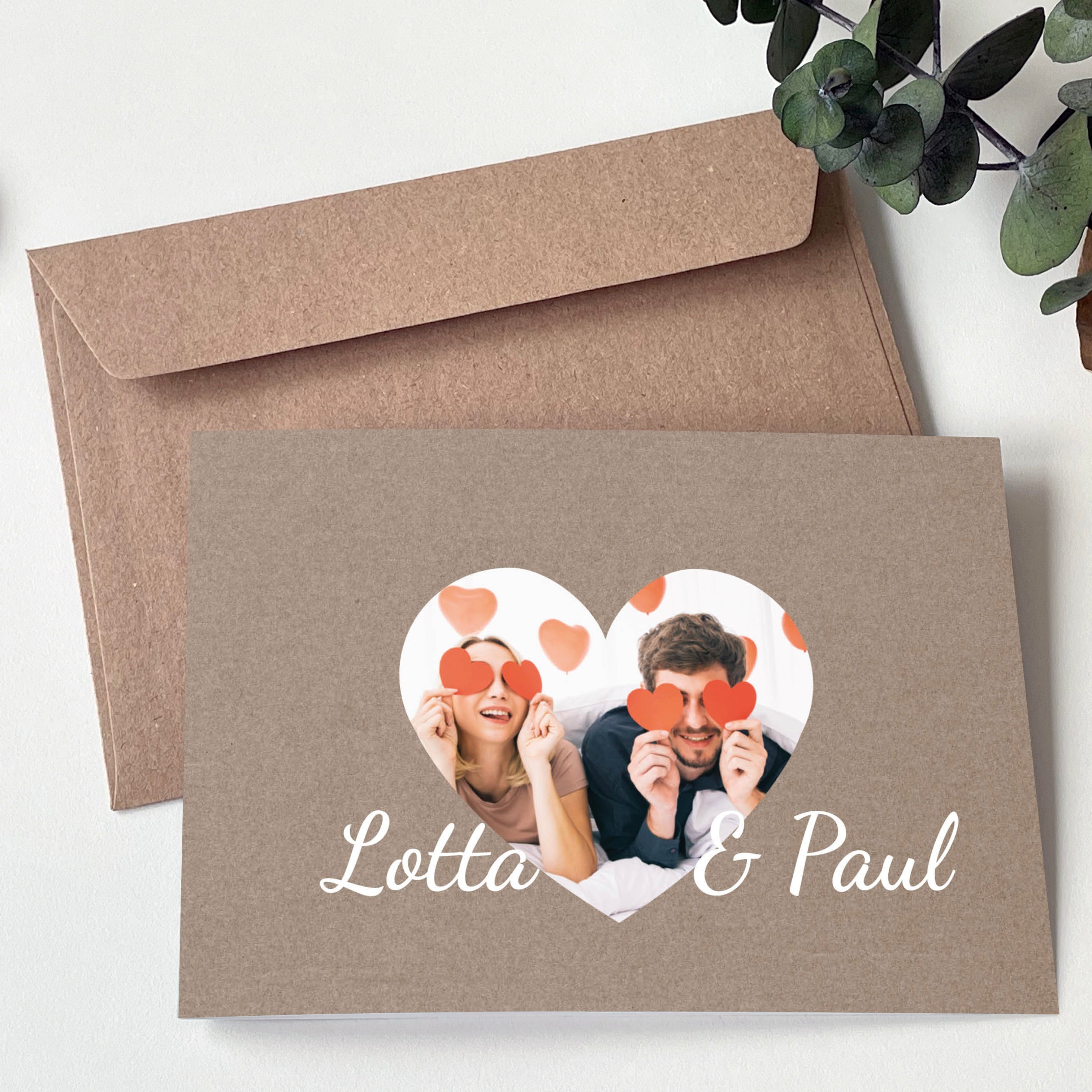 Einladung zur Hochzeit: Rustikal mit Herzfoto - Postkarte